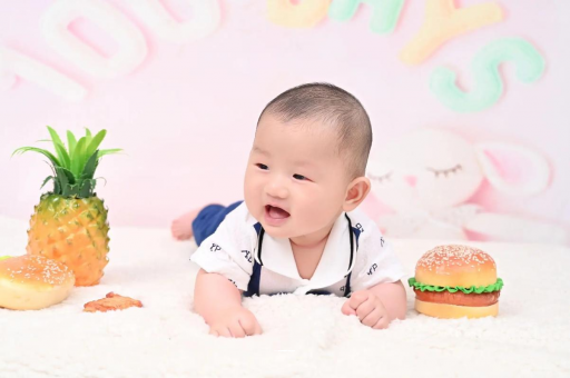 东台宝宝在妈妈肚子里